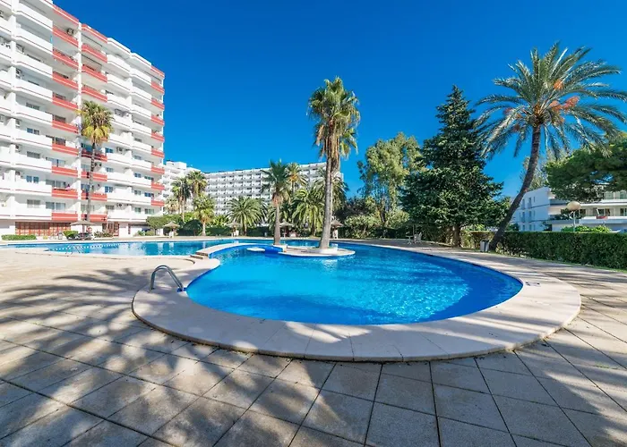 Bright Apartment With Views In The Siesta Building In Puerto Alcudia
